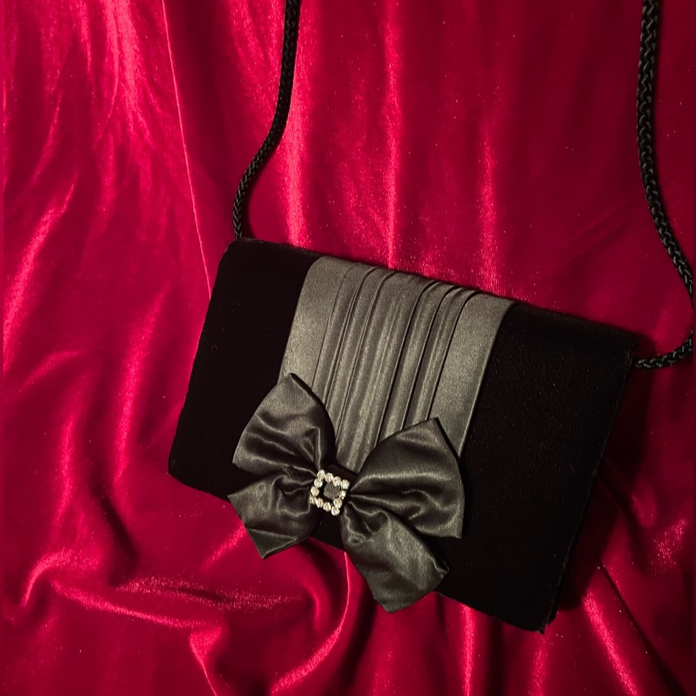 Velvet clutch
